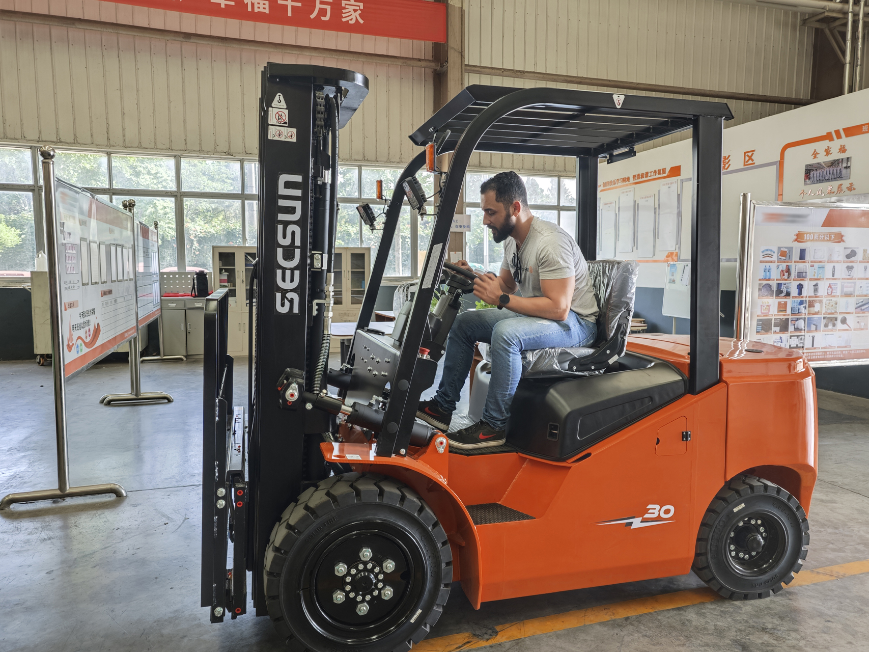 Successful Test Drive and Inspection of 2.5 Ton and 3 Ton Electric Forklifts by Brazilian Client