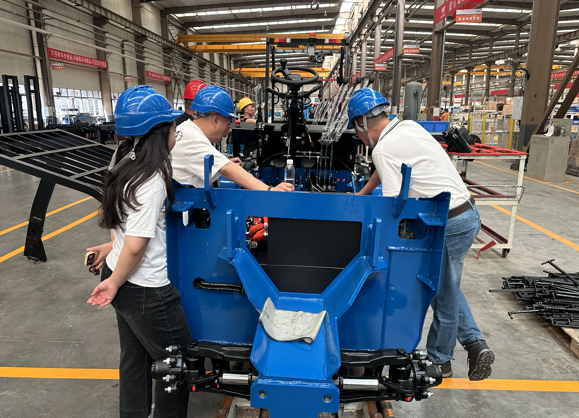 SECSUN Factory Tour: Malaysian Customers Enjoy an Up-Close Look at Our Forklift Production!​